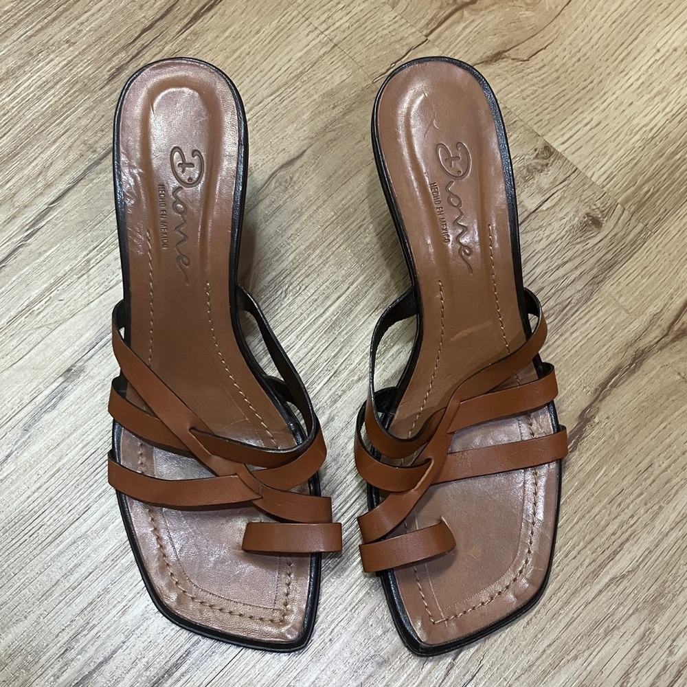 Y2K Tan Strappy women’s Sandals Size:5 Méx/7.5 US